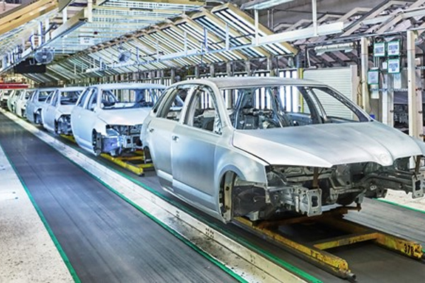 Photo-of-car-assembly-line